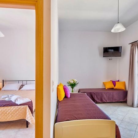 Ethrionplus Two Rooms Apartments Balconies 100 M From The Port Ermoupoli Exterior photo