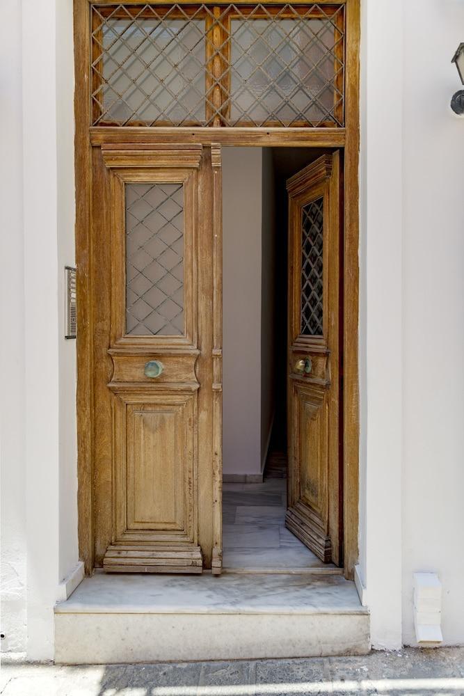 Ethrionplus Two Rooms Apartments Balconies 100 M From The Port Ermoupoli Exterior photo