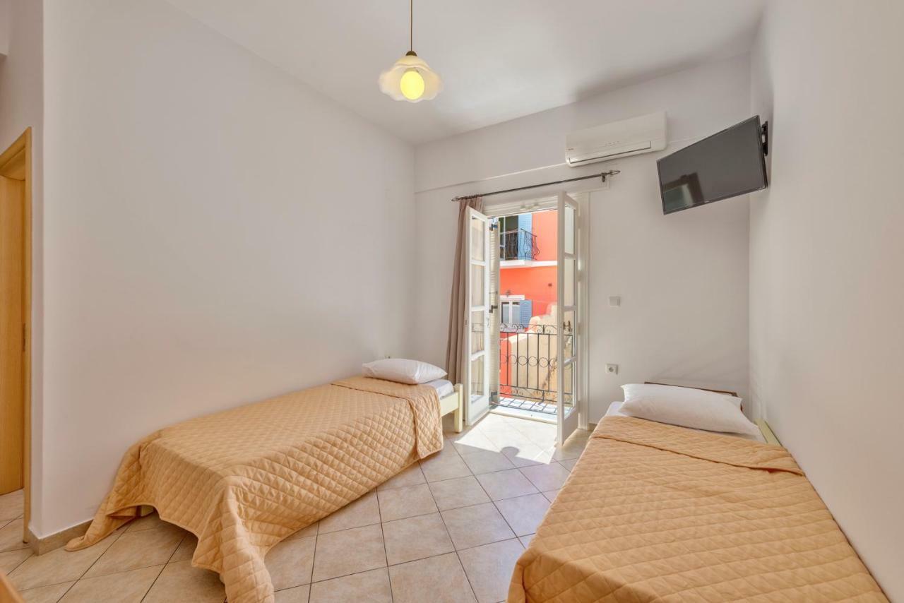 Ethrionplus Two Rooms Apartments Balconies 100 M From The Port Ermoupoli Exterior photo